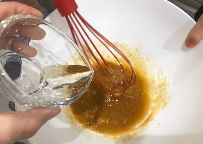 沖縄サーターアンダギの簡単レシピ サラダ油投入
